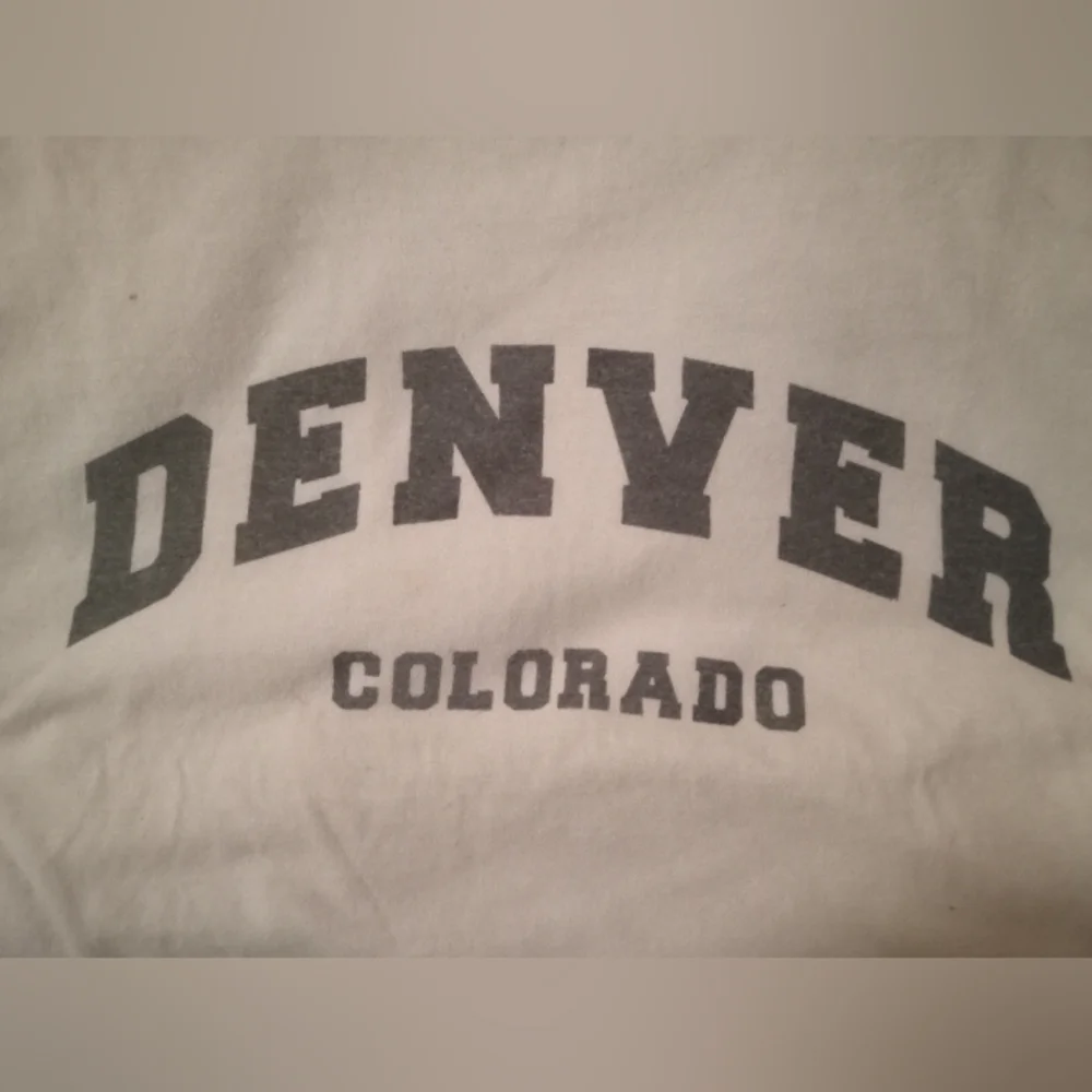 🍄3/$20🍄 🌟Denver Colorado crop top 🌟 - Picture 2 of 4